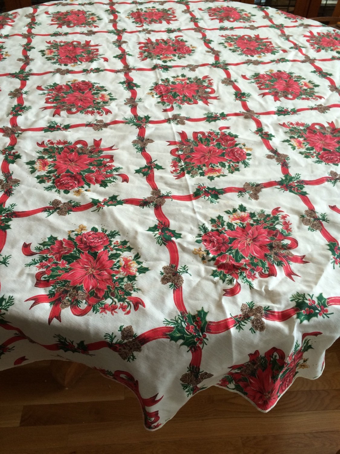 Vintage Round Christmas Tablecloth