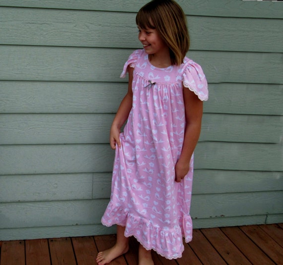 Girls #39 NIGHTGOWN Size 10 // 100% Cotton Knit / Pink Girls #39 NIGHTGOWN Size 10 // 100% Cotton Knit / Pink