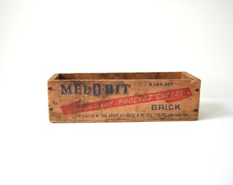 Vintage Cheese Box . Mel-o-Bit . Primitive Wood Box . Small Dairy Crate