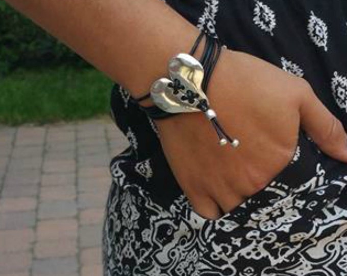 Women bracelet,bohemian bracelet,Boho bracelet,heart leather bracelet,heart bracelet, boho chic bracelet,heart jewelry, bracelet
