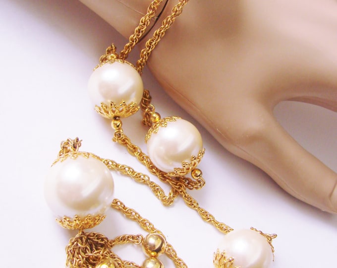 80s Tassel Pearl Necklace / Flapper Length / Large Simulated Pearls / Goldtone / Vintage Jewelry / Jewellery