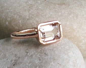 Rectangle Morganite Ring- Rose Gold Promise Ring- Emerald Morganite Engagement Ring- East West Morganite Ring- Classic Morganite Ring