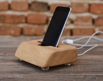 Masive Oak Wood iPhone Charging Station, Big Docking Station, Personalized Gift, Gift for Him, Unique Phone Stand, Wood Tech Accessory