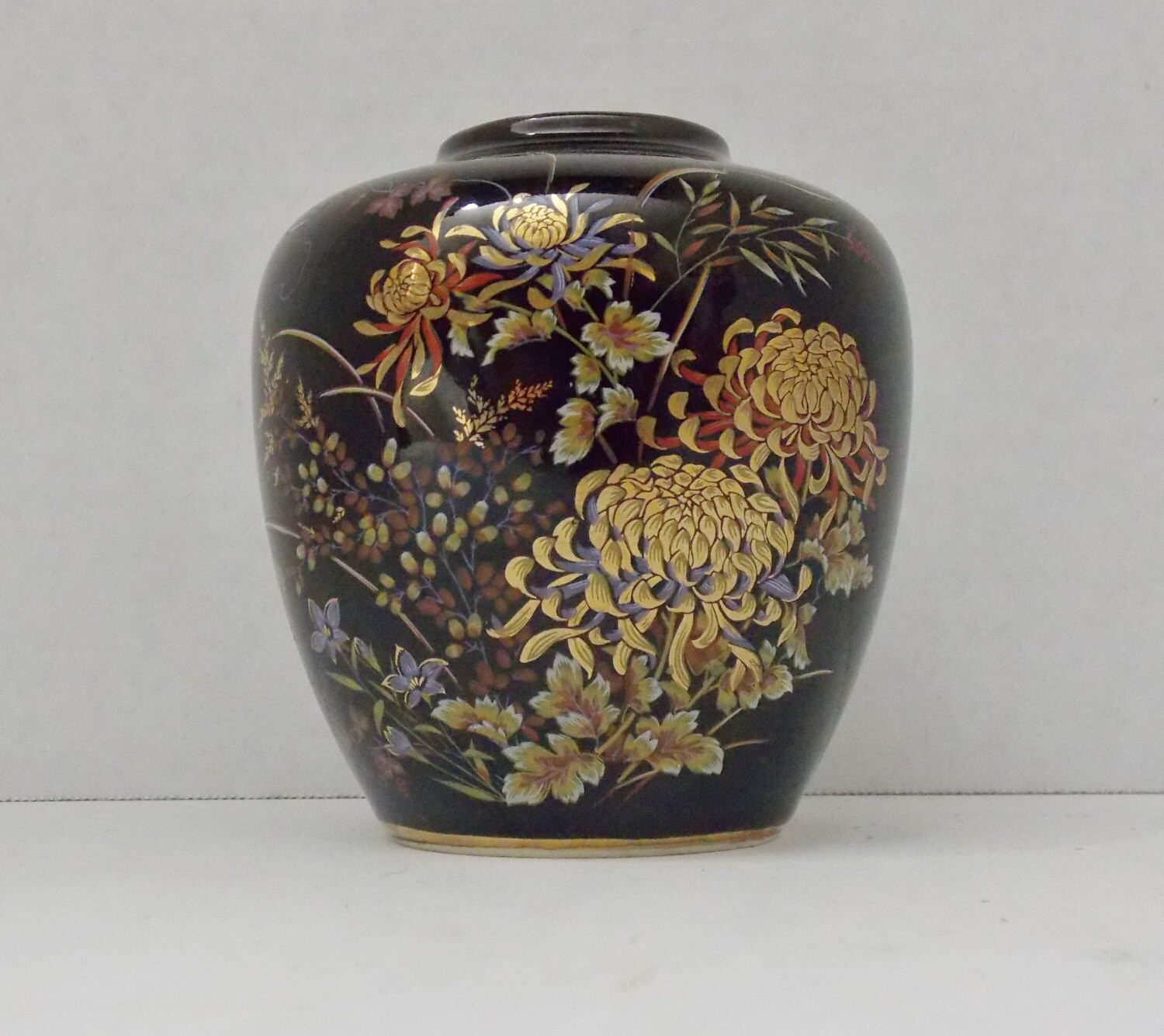 Japanese Imperial KiKu vase Black with Gold and Maroon
