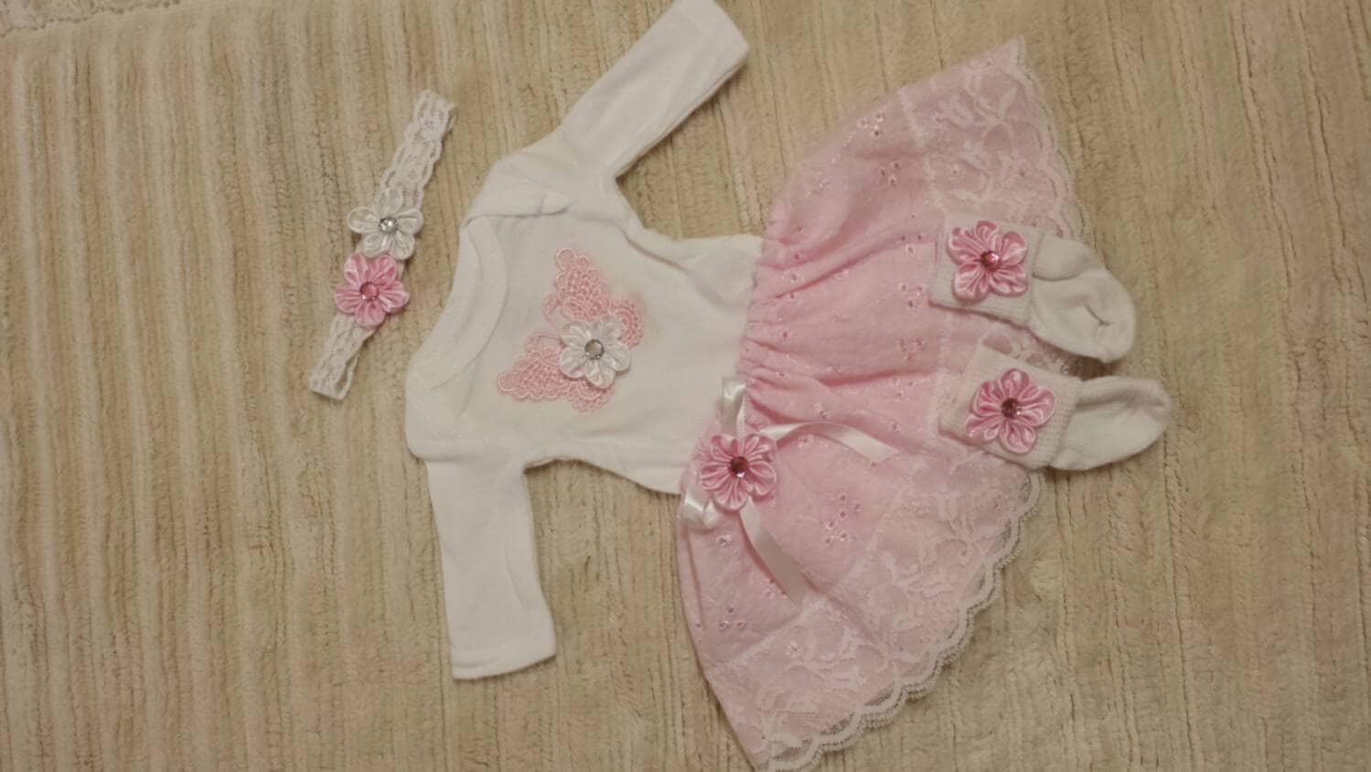 PREEMIE Girl . 4 PIECES . Outfit . Pink Baby