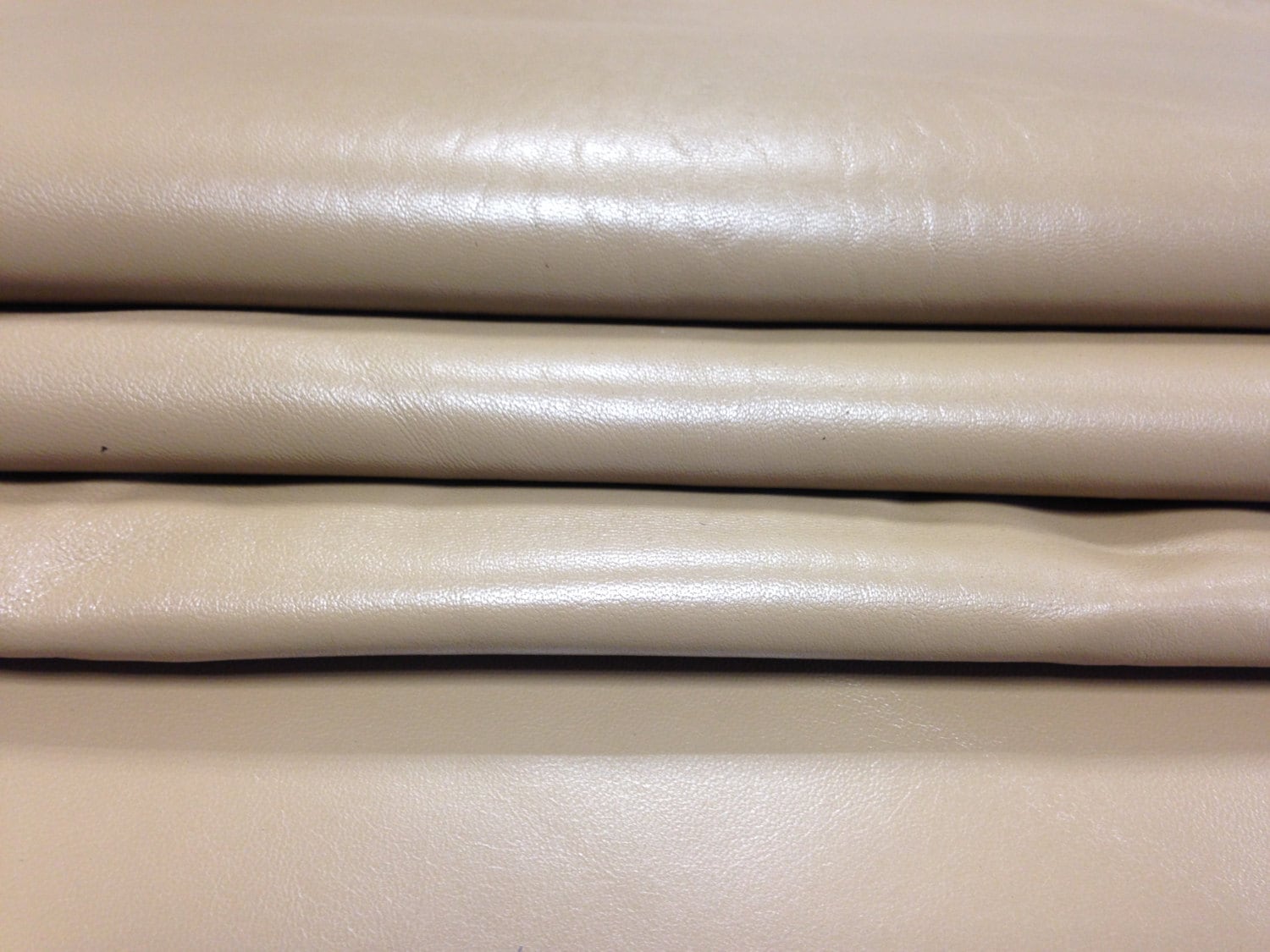 Beige natural leather fabric genuine sheep lambskin leather