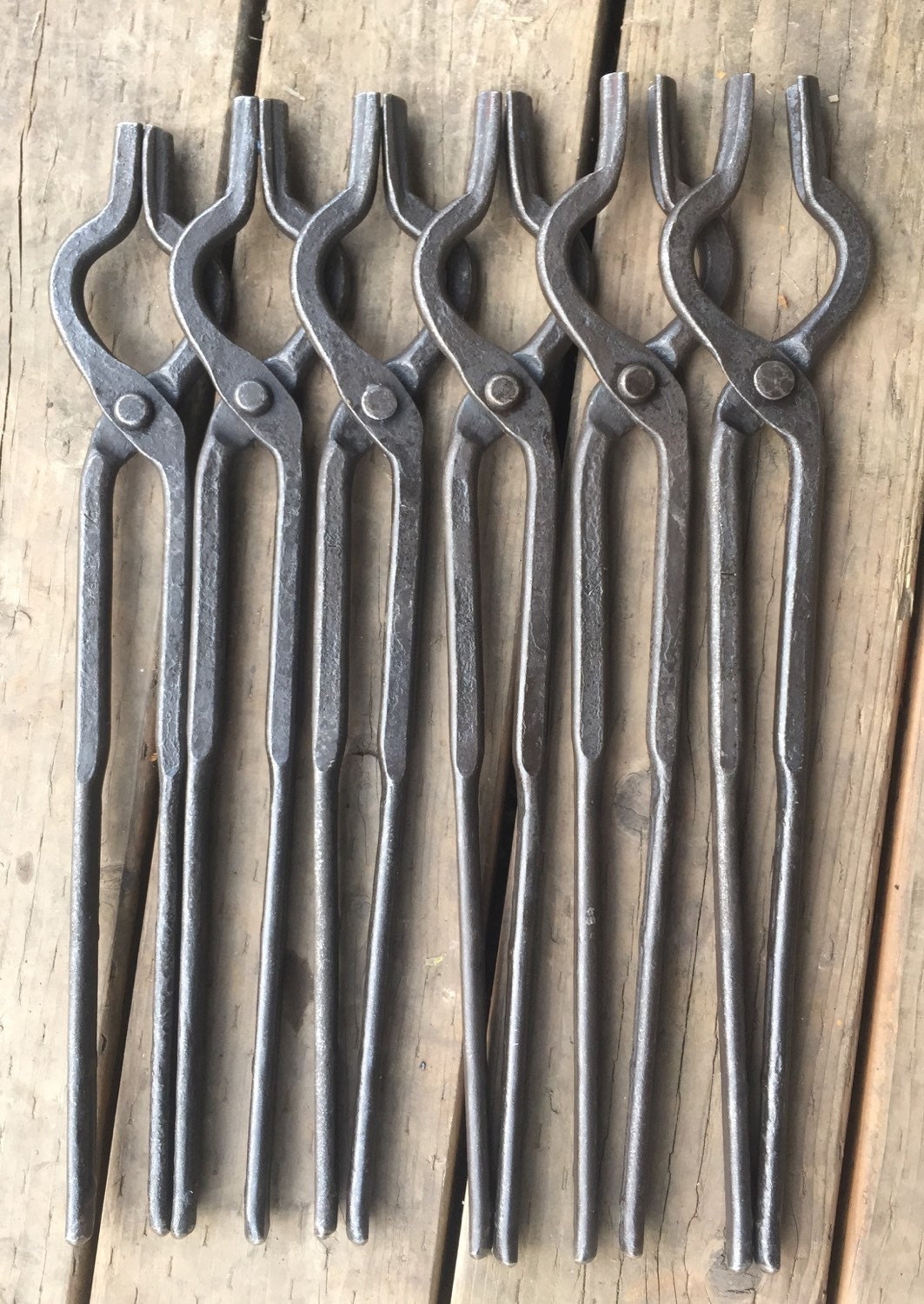 Blacksmith bolt tongs