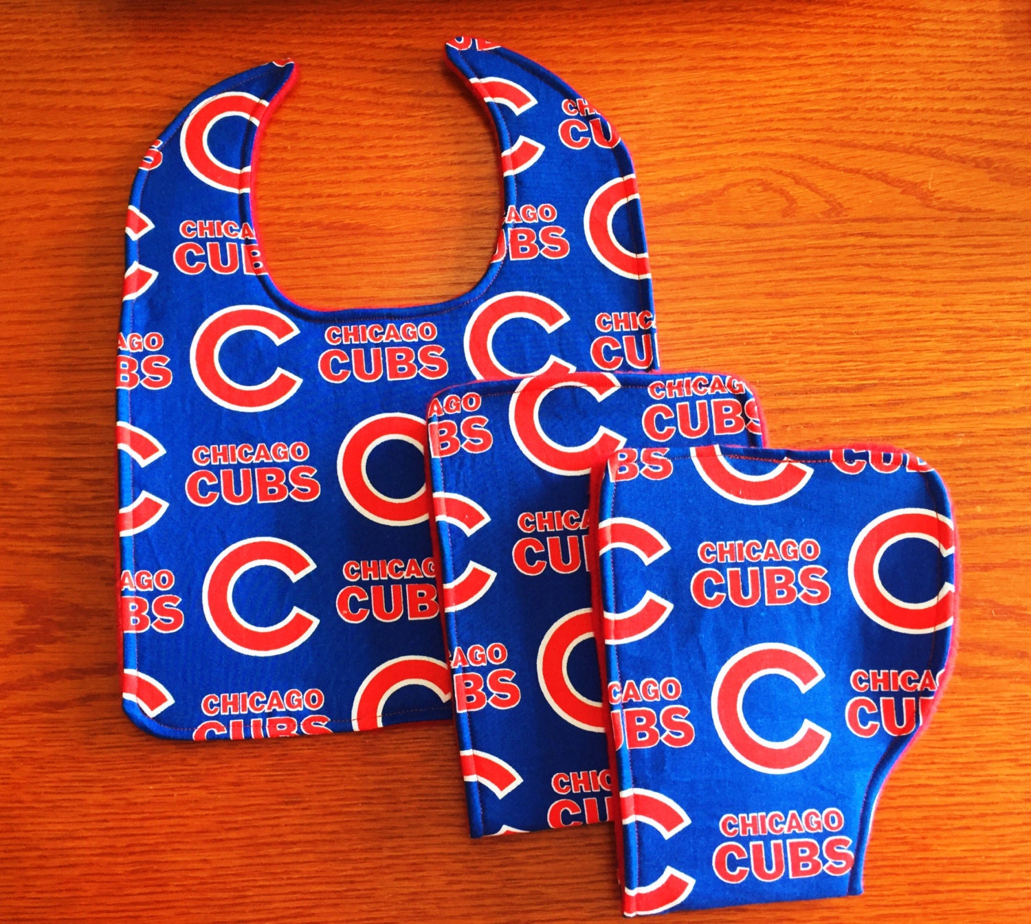 Chicago Cubs Bib & Burp Set