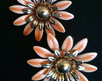 Sarah Coventry Flower Earrings