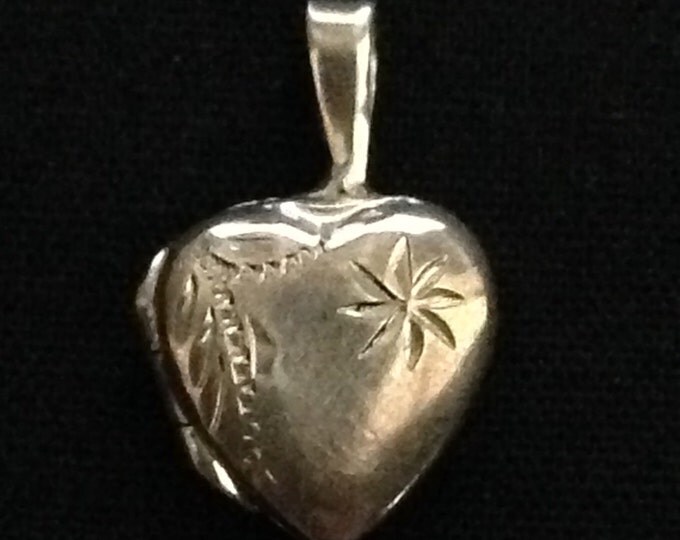 Storewide 25% Off SALE Vintage Sterling Silver Petite Heart Photo Keepsake Locket Featuring Elegant Floral Etched Design Accents