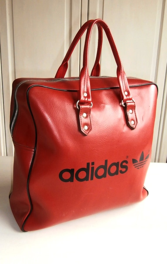 Large Vintage Adidas Holdall sport bag. Spacious 1970s