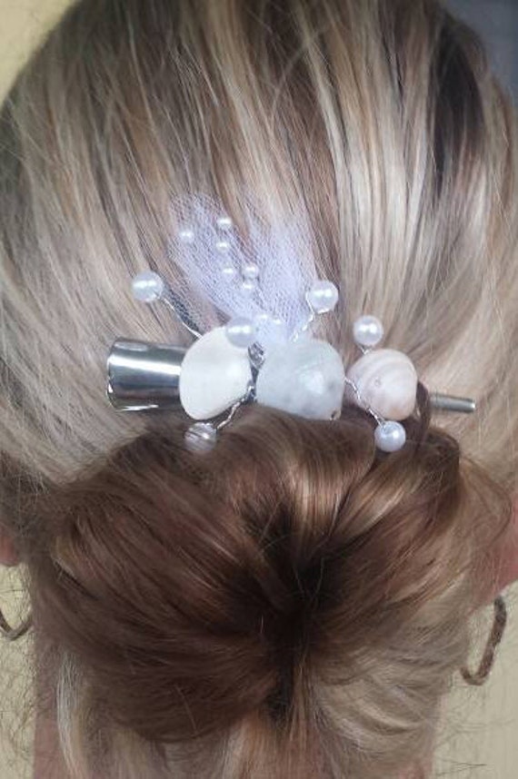 Seashell hair accessory Wedding hair clip Bridal