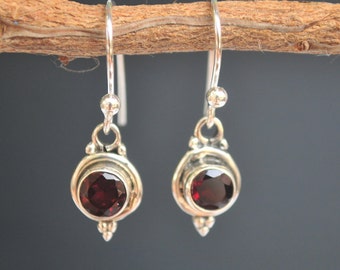 Garnet earrings * Wine red earrings * Sterling silver earrings * Gemstone earrings * Dangled earrings * Burgundy * Lightweight * BJE017