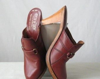 70s Clogs Platform Shoes Leather Wooden Clogs by Connie Shoes Size 6