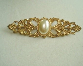 Miriam Haskell Pearl Brooch Gold Tone