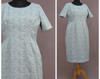 Vintage dress, 1960's plus size cocktail dress,60's fitted shift dress, grey / silver party dress, Crimplene like fabric, Great larger size