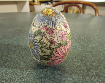 Vintage Glittery Decoupage Floral Design Egg