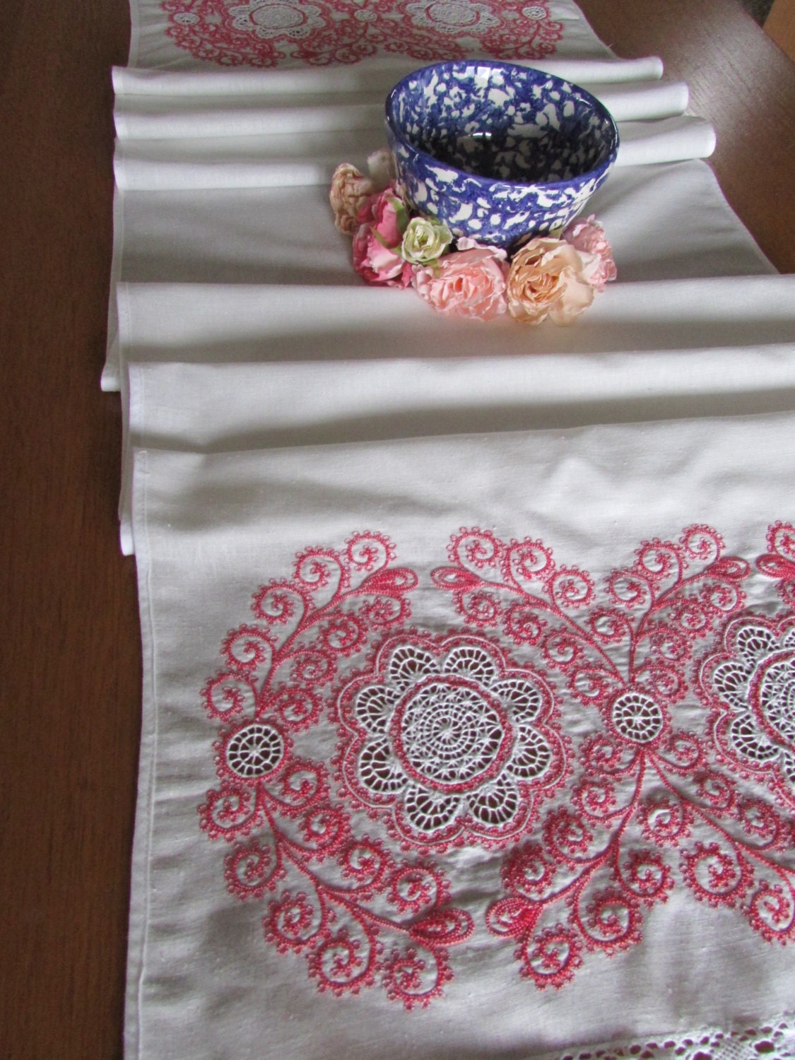 Vintage Hand Embroidered Tablecloth Vintage Linen Runner