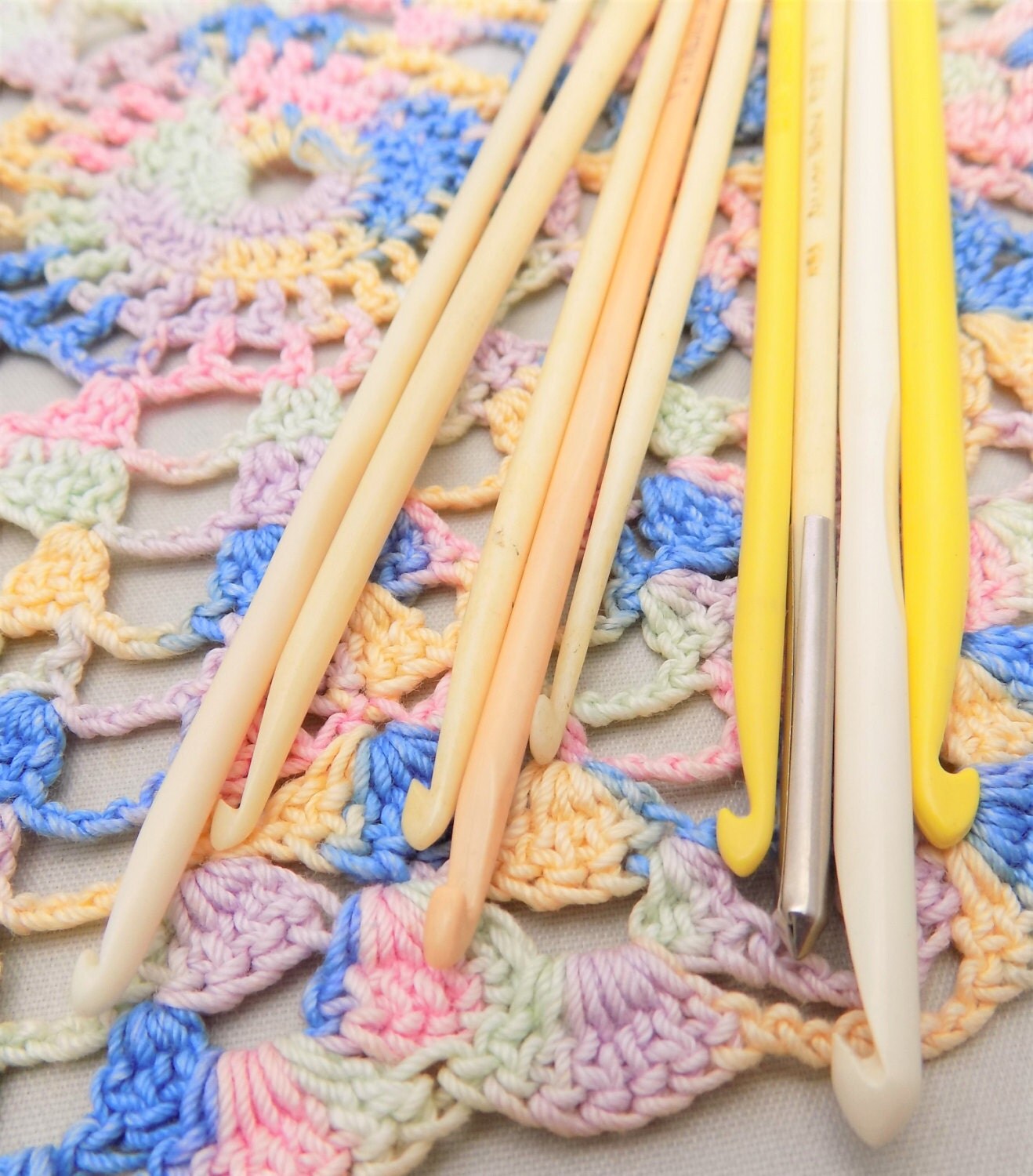 Crochet Hooks Susan Bates Boye Hero 10 Assorted Small