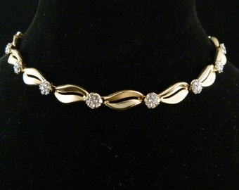 Vintage Trifari Necklace and Earring Set, V45