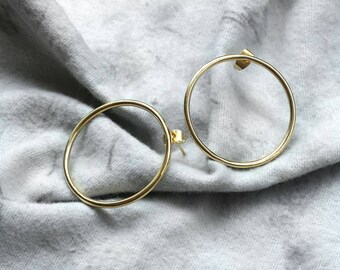 Circle Stud Earrings with Cubic Zirconia in Sterling Silver