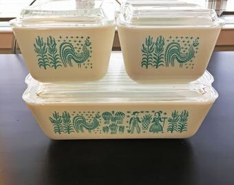 Vintage Pyrex Refrigerator Set WITH LIDS Amish Butterprint (8 pcs) EXCELLENT Condition Blue Turquoise White Mid Century