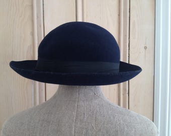 Vintage 1940s dark navy hat J Howe & Sons Ltd 1943