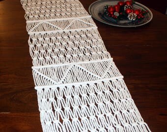 Macrame Wedding Runner, White Macrame Celebration Runner, Wedding Table Runner, Wedding Table Decor, Table Cloth, Boho Runner, Retro Decor