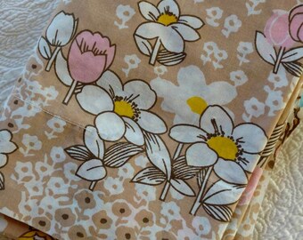 1970s Bold Mod Floral Twin Flat Sheet / Boho / Hippie