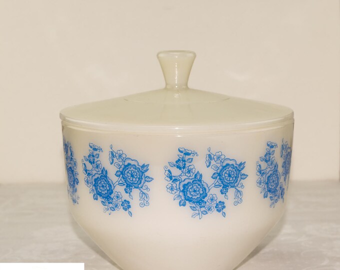 Vintage Milk Glass Bowl w/ Lid -1.5 Qt Federal Glass Heat Proof | Cornflower Pattern