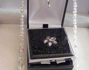 Pretty Vintage Necklace & Lovely Mirror Compact