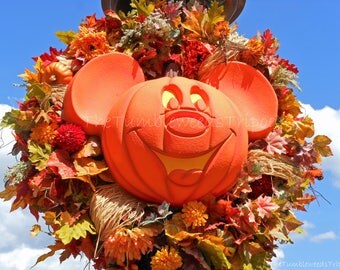Disney; Mickey Mouse; Disney Halloween; Disney World; Theme Parks; Disney Wreath