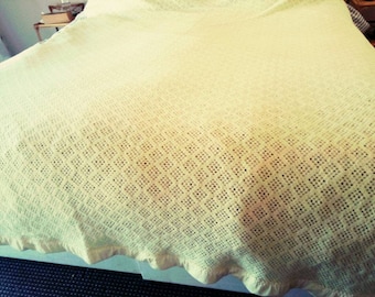 Vintage Witney blanket Lemon yellow wool acrylic woven design cellular lightweight summer throw satin trim double king size bed
