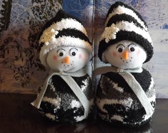 Holiday Raccoon Mom-Pop Snow Couple!