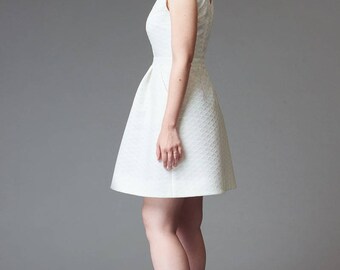 Deer & Doe Sewing PATTERN - Belladone Dress - Sizes 34 - 46