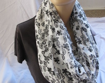Black and White Floral Print Infinity Scarf, Circle Scarf, Loop Scarf, Cowl, Summer Scarf, Summer Cowl, Fabric Scarf