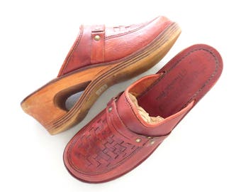 Tooled Leather Clogs * Vintage Slip-on Boot * Leather Mules * size 8 / 39