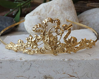 Gold bridal tiara. Gold headpiece. Golden crown. Tiaras for weddings. Tiara headband. Hair accessories. Gold crown tiara. Princess tiara