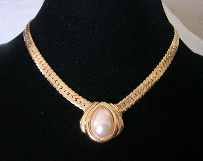 1980s Napier Faux Cabochon Pearl Goldtone Pendant Necklace / Designer Signed / Retro / Vintage Jewelry / Jewellery