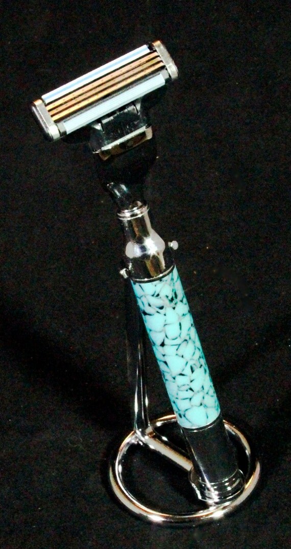 Razor with matching stand