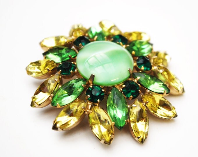 Rhinestone Brooch - Green art glass yellow crystal - Atomic Flower - Mid century pin