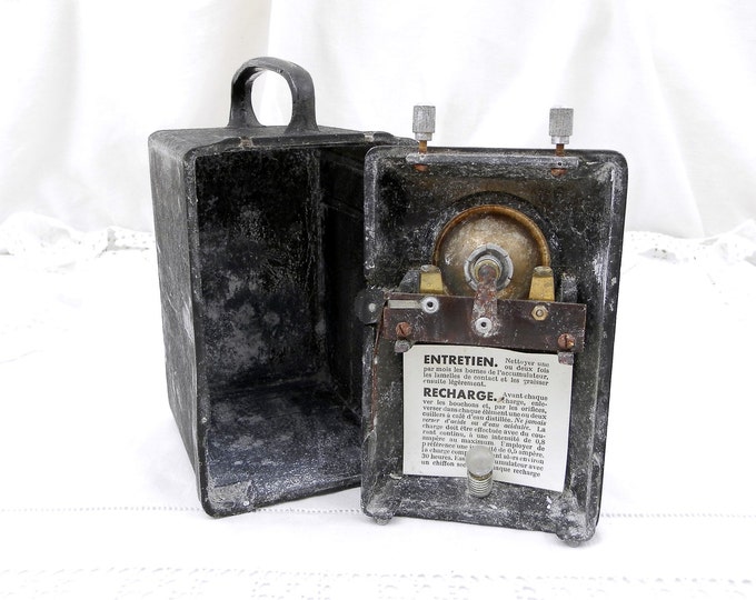 Large Vintage French Black Hand Held Metal Flashlight / Torch, Retro Industrial SNCF Searchlight Lamp, Upcycled Lantern Decor, Light