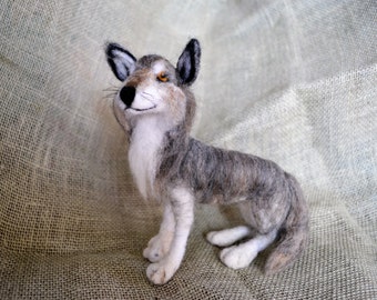 Needle Felted Wolf, Felted Wildlife, Gray Wolf, Felted Wolf, Wolf Collectible