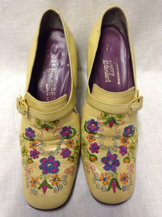 VTG Jerry Edouard Yellow Leather Floral Embroider Pumps Heels