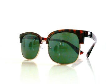 Vintage Retro style 50s/60s Tortoiseshell Horn Rimmed Green Tinted Sunglasses