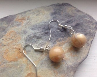Mother of pearl 10 mm gemstone earrings