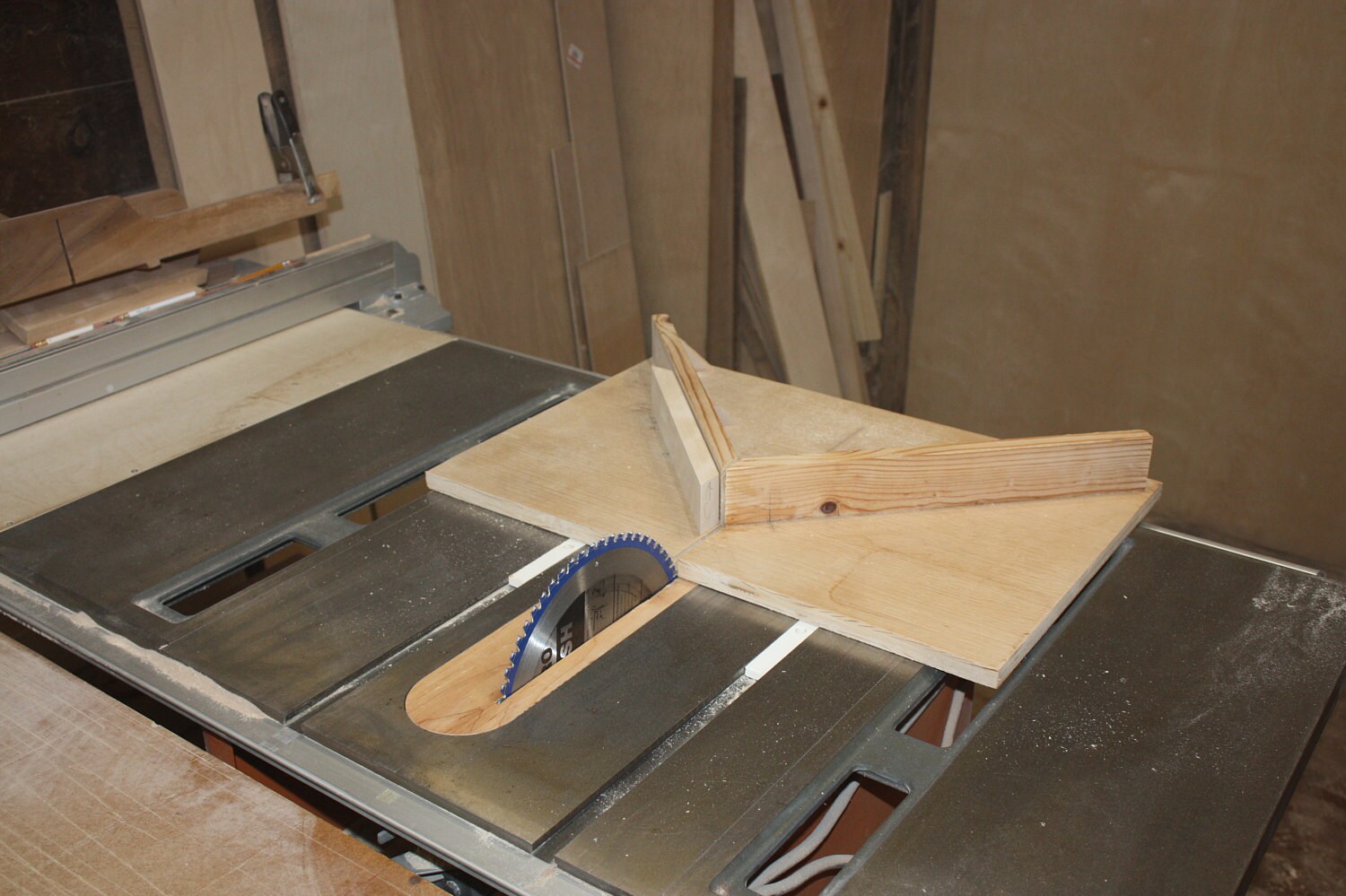Cutting Jewelry Box Frame on Table Saw Miter Sled