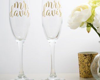 Mr and Mrs Champagne Flutes - Personalized Champagne Toasting Flutes - Wedding Toasting Glasses - Bride and Groom Toast - Set of 2