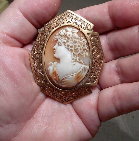 LARGE CAMEO Hand Carved Carnelian Shell RARE Left Facing w/