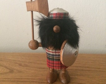 Vintage Red Plaid Wood Viking